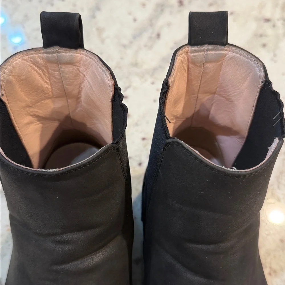 J75 Jump Black Chelsea Ankle Boots